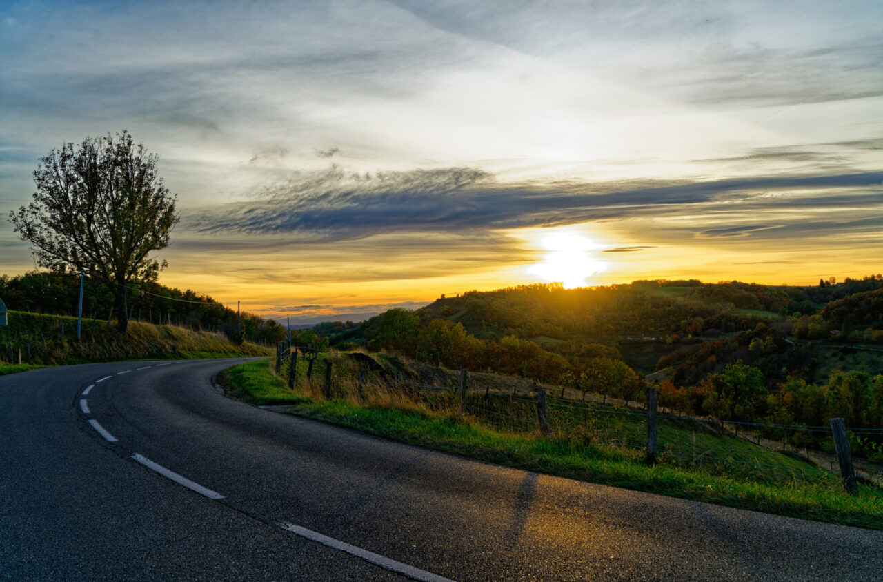 Coucher de soleil à proximité de Murinais, D71